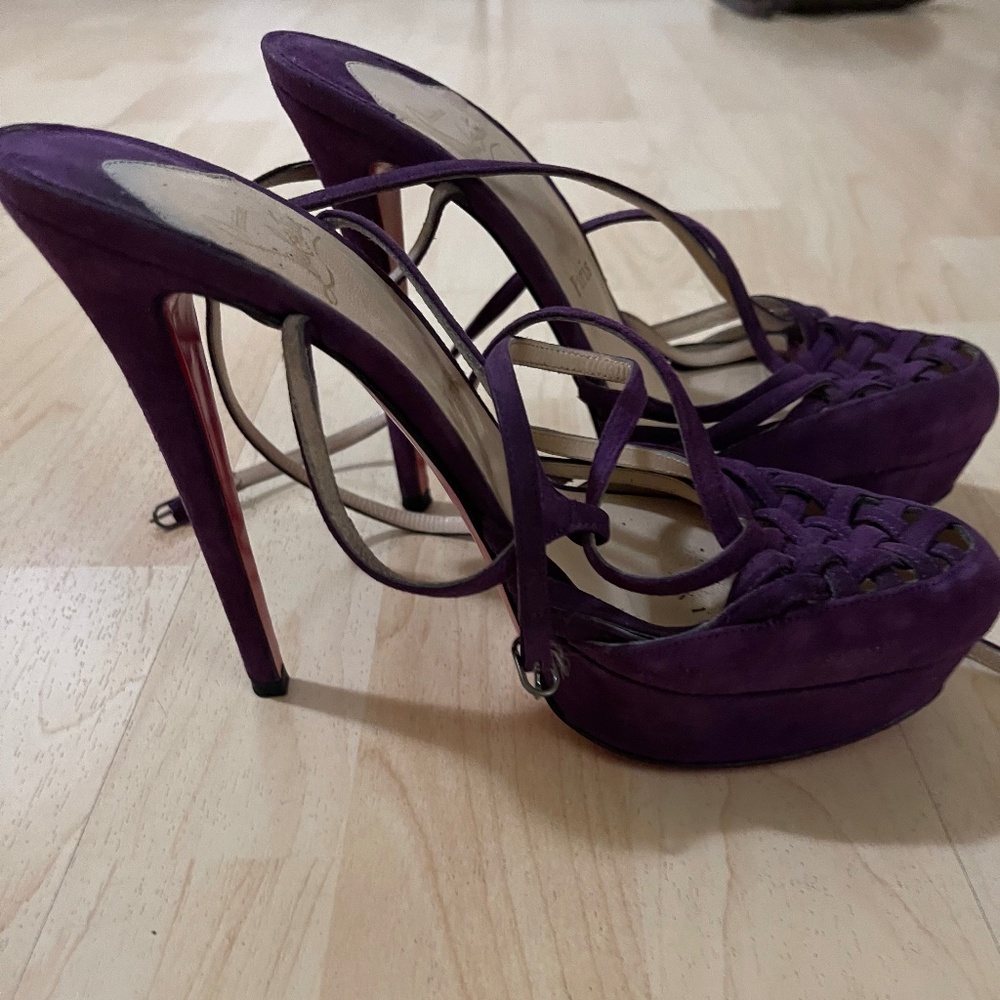 christian Louboutin size 37 1/2